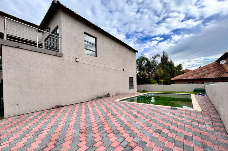 5 Bedroom Property for Sale in Melodie North West